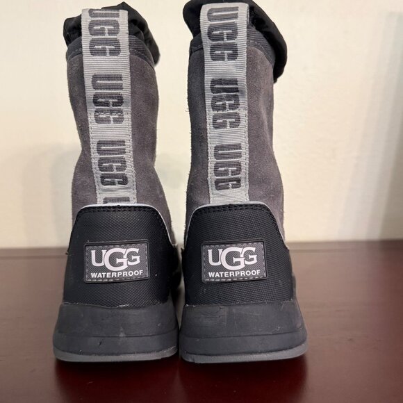 UGG Kirby Waterproof Boots BIG KIDS SIZE 11 (1103506K) Charcoal 3M Insulation - Picture 5 of 9